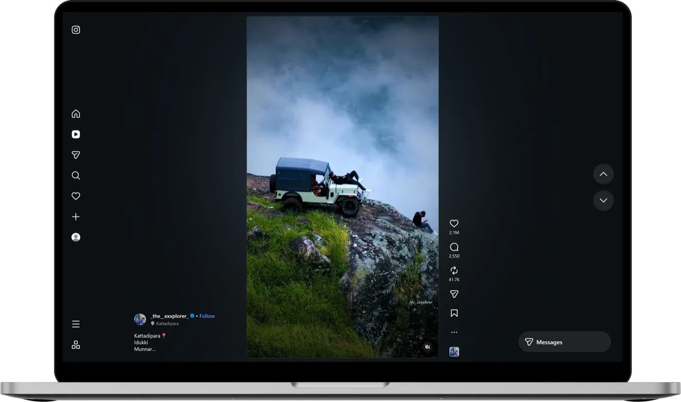 The downloader open in a browser with a link pasted