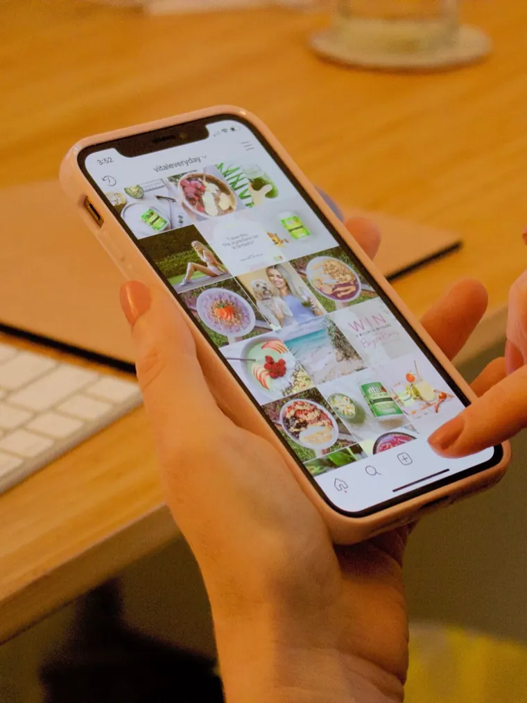 Saving a video on a phone with Reels Downloader